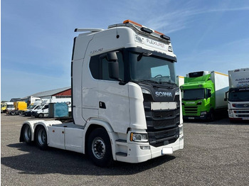 Gjysmë-kamion SCANIA S 580