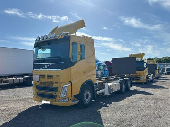 Transportjer kontejnerësh/ Kamion me karroceri të çmontueshme VOLVO FH 500