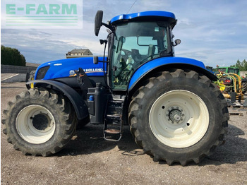 Traktor New Holland T7.220: foto 2