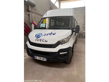 Autobus shkollor IVECO Daily
