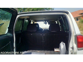 SUV Nissan Terrano - 2004: foto 5