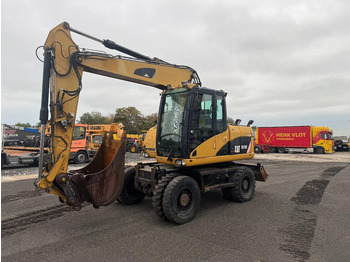 Ekskavator me goma CATERPILLAR M313D