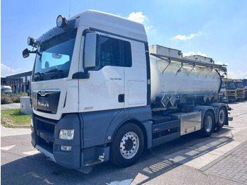 Kamion me vakuum MAN TGX 26.560
