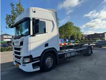 Transportjer kontejnerësh/ Kamion me karroceri të çmontueshme SCANIA R 410