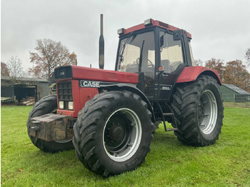 Traktor CASE IH