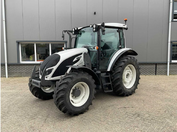 Traktor VALTRA A104