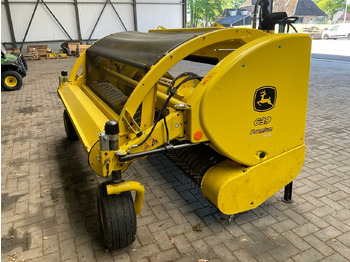 Makineri bujqësore JOHN DEERE