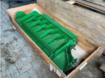 Makineri bujqësore JOHN DEERE