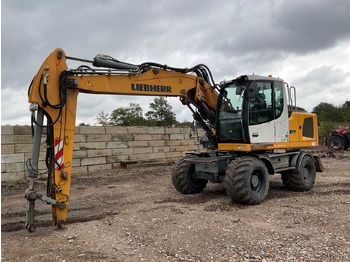 Ekskavator me goma LIEBHERR A 916