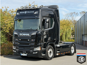 Gjysmë-kamion SCANIA R 580