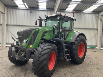 Traktor FENDT 826 Vario