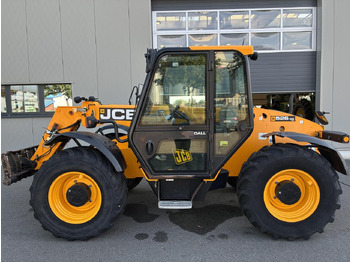 Ekskavator teleskopik JCB