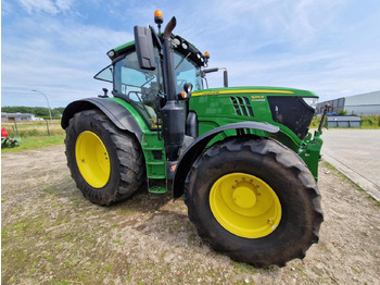 Traktor John Deere 6215R: foto 2 Traktor John Deere 6215R: foto 2