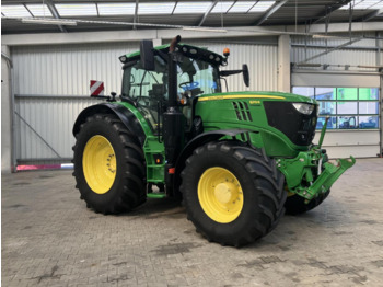 Traktor John Deere 6215R: foto 2