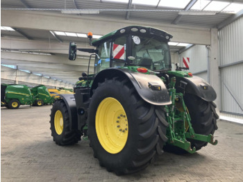 Traktor John Deere 6215R: foto 4