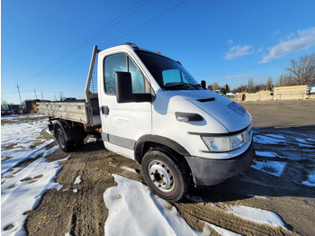 Kamion vetëshkarkues IVECO Daily