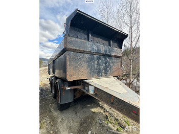 Rimorkio vetëshkarkuese