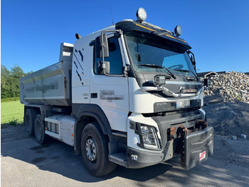 Kamion vetëshkarkues VOLVO FMX 540