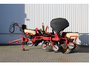 Mbjellëse në radhë VÄDERSTAD