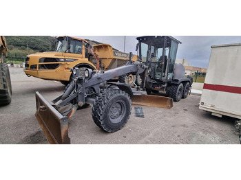 Makinë niveluese NEW HOLLAND