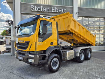 Kamion vetëshkarkues IVECO Trakker