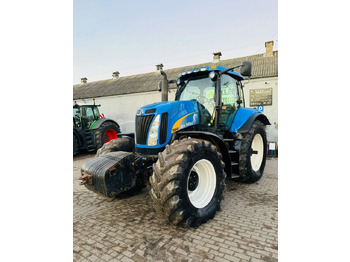Traktor NEW HOLLAND T8040
