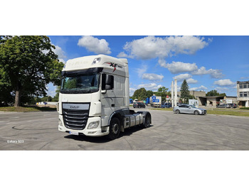 Gjysmë-kamion DAF XF 105 460