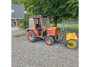 Traktor komunal KUBOTA