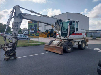 Ekskavator me goma CATERPILLAR M313D