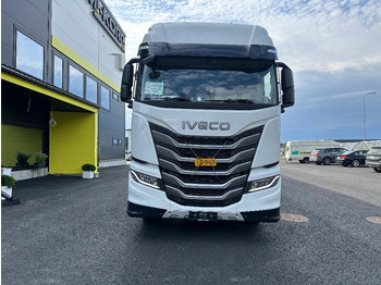 Kamion kabinë-shasi i ri Iveco S-Way AS26S50 NP 2xLNG 6x2*4: foto 2 Kamion kabinë-shasi i ri Iveco S-Way AS26S50 NP 2xLNG 6x2*4: foto 2
