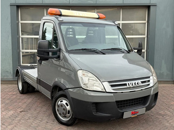 Gjysmë-kamion IVECO Daily