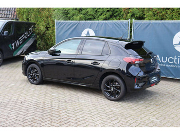 Sedan Opel Corsa: foto 3