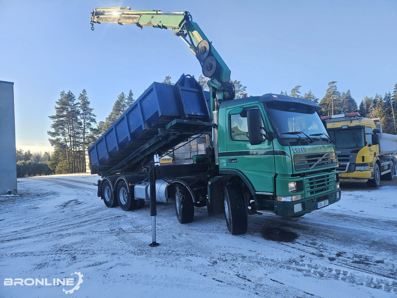 2002 Volvo FM12 8x4 Cable lift + Crane HMF - Kamion me sistem kabllor, Kamion me vinç: foto 1 2002 Volvo FM12 8x4 Cable lift + Crane HMF - Kamion me sistem kabllor, Kamion me vinç: foto 1