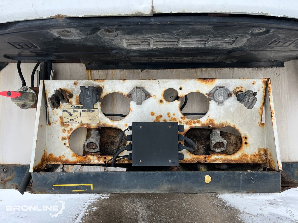 2003 KRONE SDR 27 Refrigerator semi trailer - Gjysmë rimorkio frigorifer: foto 5 2003 KRONE SDR 27 Refrigerator semi trailer - Gjysmë rimorkio frigorifer: foto 5