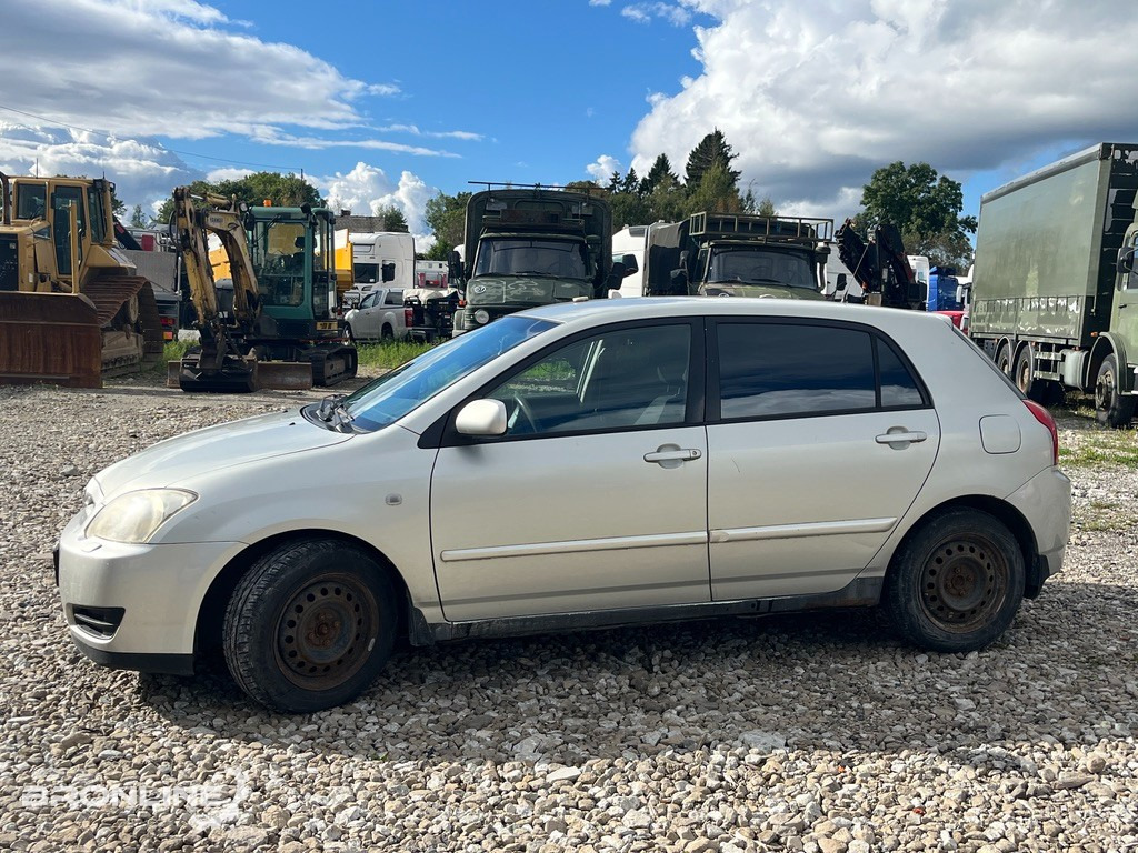 2005 Toyota Corolla 1.6 81kW - Veturë: foto 4 2005 Toyota Corolla 1.6 81kW - Veturë: foto 4