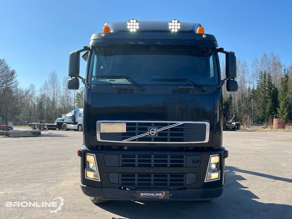 2005 Volvo FH12 8x4 + konkslift 26t - Kamion vetëngarkues: foto 3 2005 Volvo FH12 8x4 + konkslift 26t - Kamion vetëngarkues: foto 3