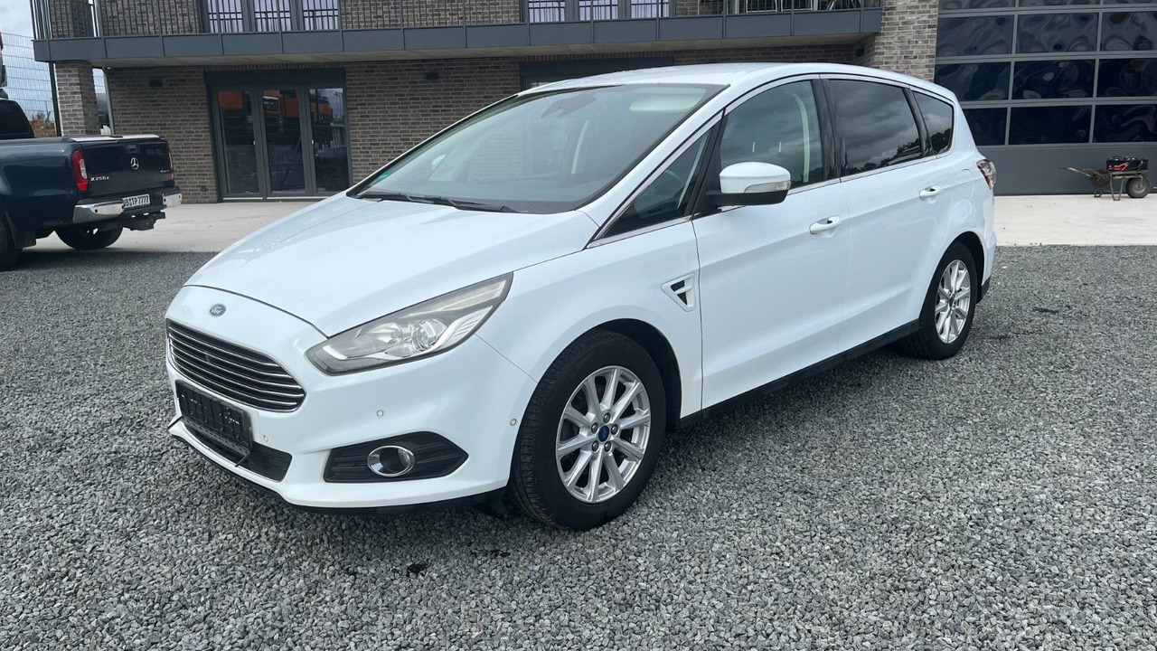 Ford S-Max S-MAX Titanium 2.0 TDCI - Makinë me portobagazh: foto 2 Ford S-Max S-MAX Titanium 2.0 TDCI - Makinë me portobagazh: foto 2