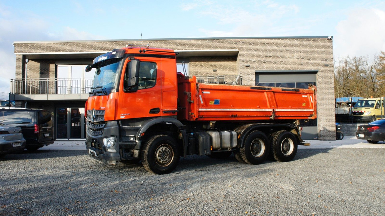Mercedes-Benz Arocs 2653 Dreiseitenkipper Meiller Bordmatik - Kamion vetëshkarkues: foto 1 Mercedes-Benz Arocs 2653 Dreiseitenkipper Meiller Bordmatik - Kamion vetëshkarkues: foto 1