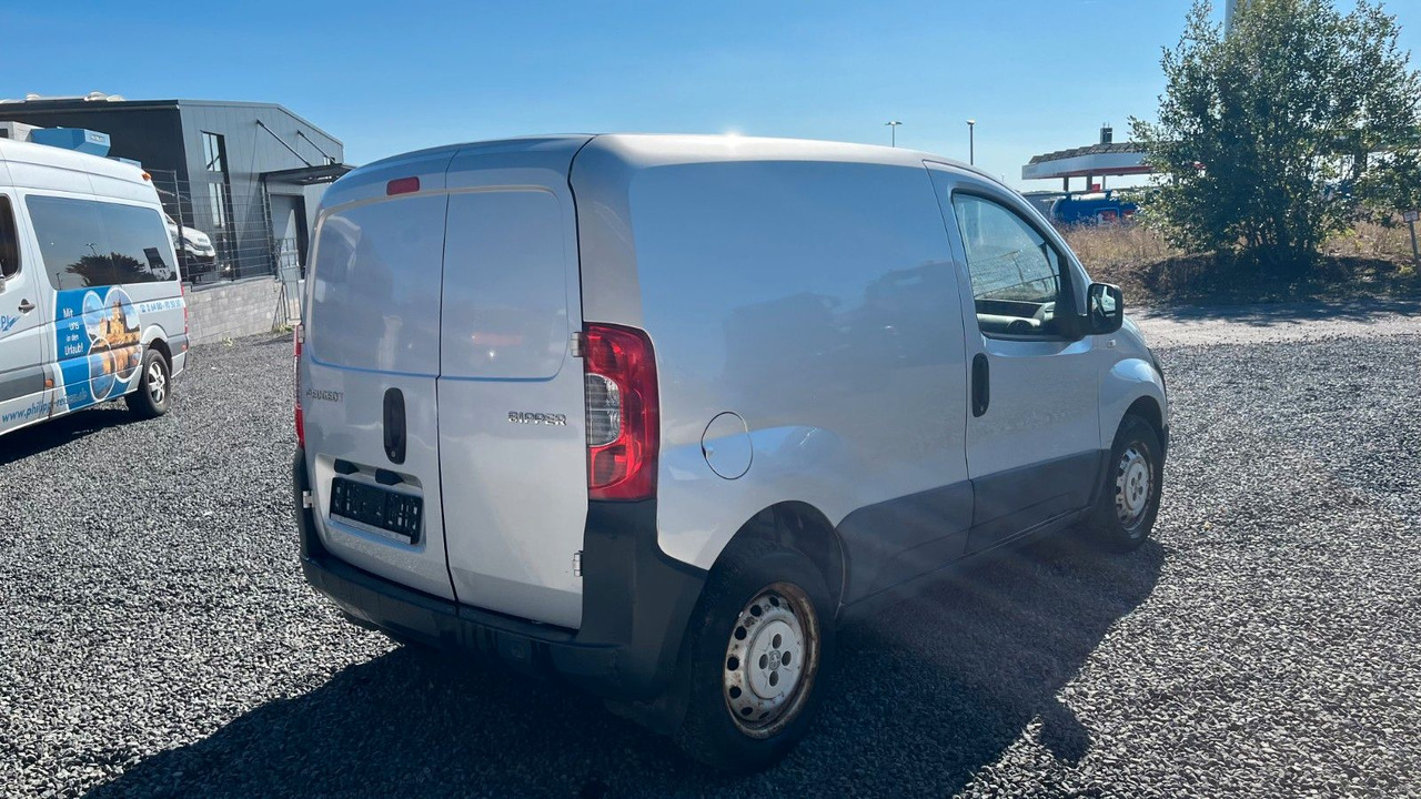 Peugeot Bipper Basis Kopfdichtungsschaden - Veturë: foto 4 Peugeot Bipper Basis Kopfdichtungsschaden - Veturë: foto 4