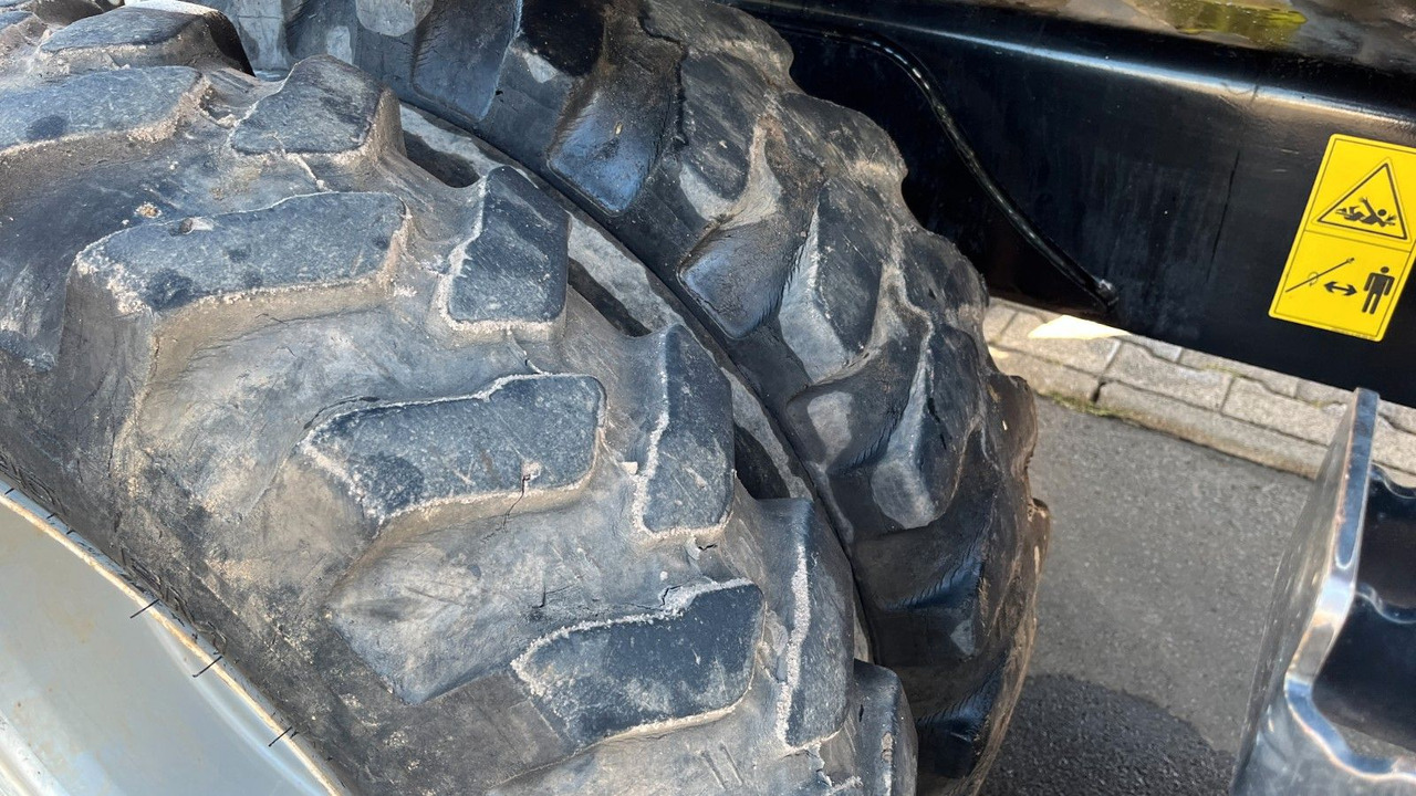 Ekskavator me goma Schaeff TeRex TW85 Mobilbagger 8600 Kg Verstellausleger: foto 9 Ekskavator me goma Schaeff TeRex TW85 Mobilbagger 8600 Kg Verstellausleger: foto 9