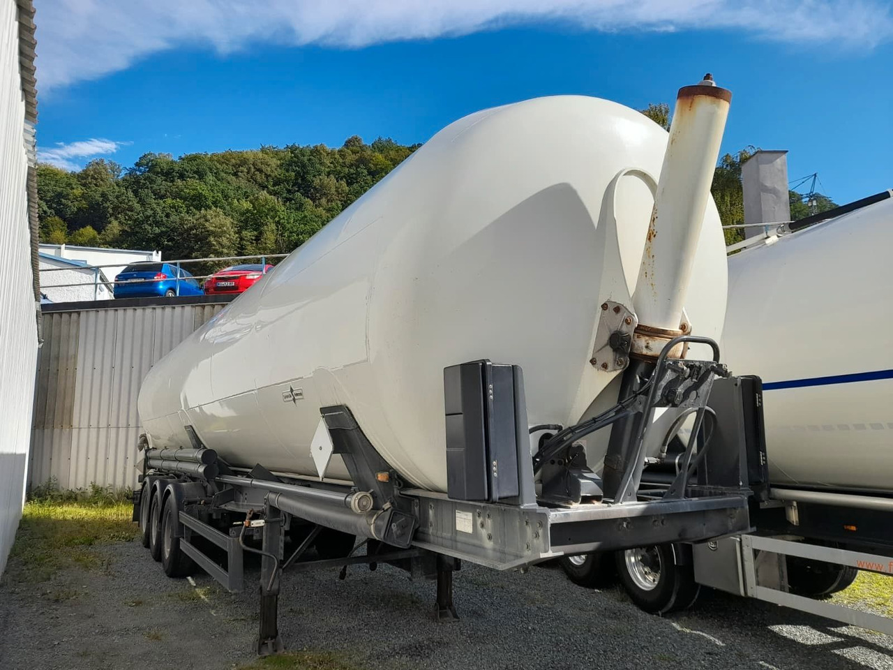 Spitzer SK 2460 CAL GGVS 60m³ Kippsilo - Gjysmë rimorkio silo: foto 1 Spitzer SK 2460 CAL GGVS 60m³ Kippsilo - Gjysmë rimorkio silo: foto 1