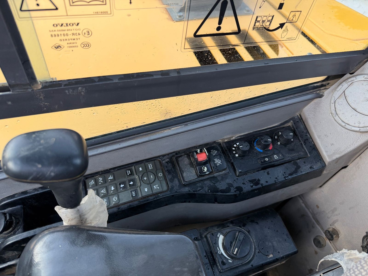 Miniekskavator Volvo ECR 88 D Verstellauslger OQ Oilquick: foto 18