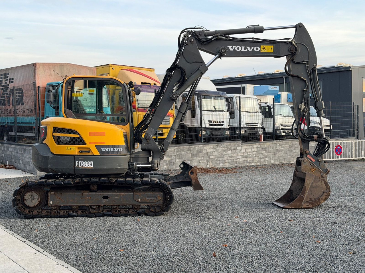 Miniekskavator Volvo ECR 88 D Verstellauslger OQ Oilquick: foto 8