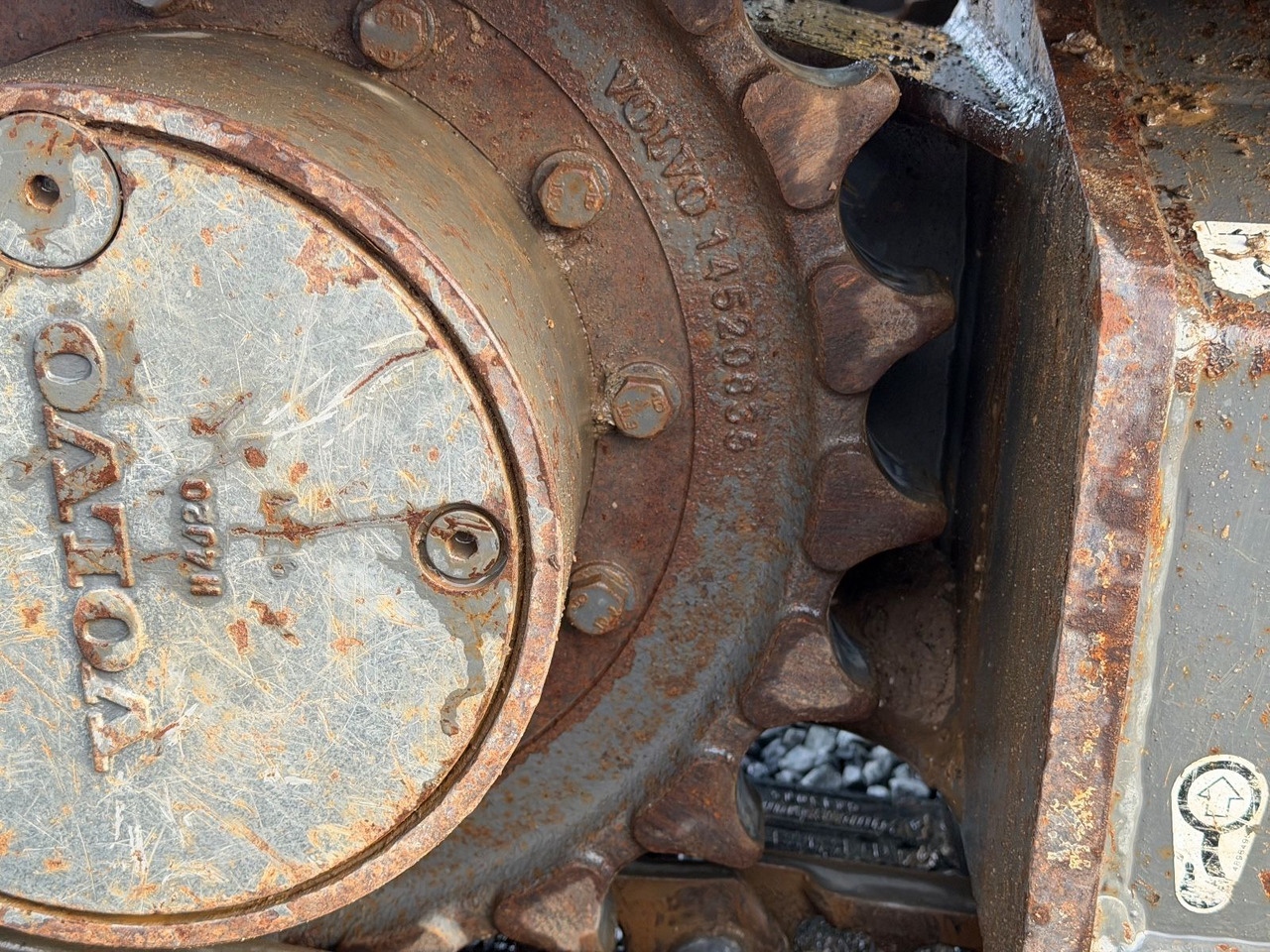 Miniekskavator Volvo ECR 88 D Verstellauslger OQ Oilquick: foto 15