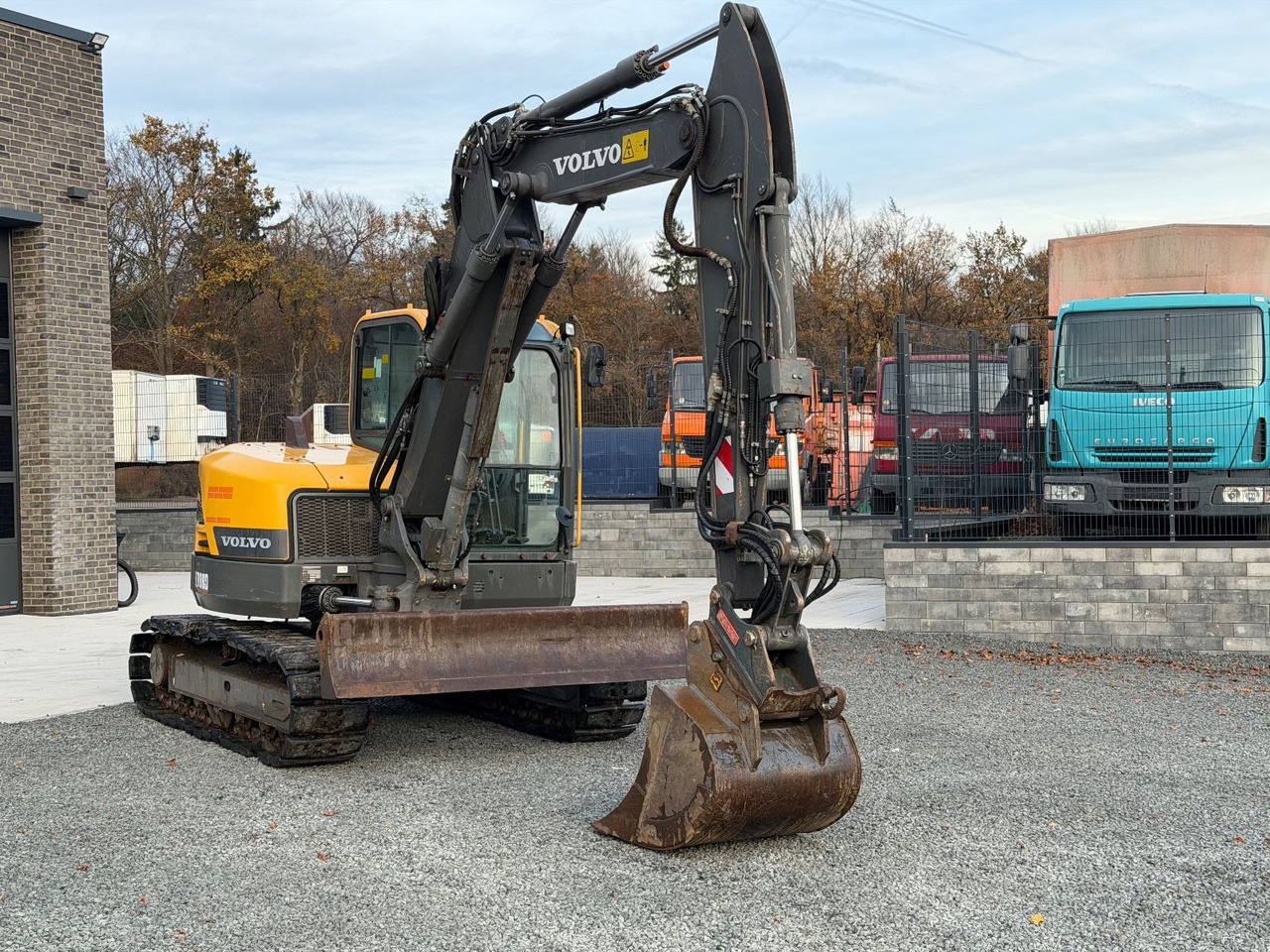 Miniekskavator Volvo ECR 88 D Verstellauslger OQ Oilquick: foto 6