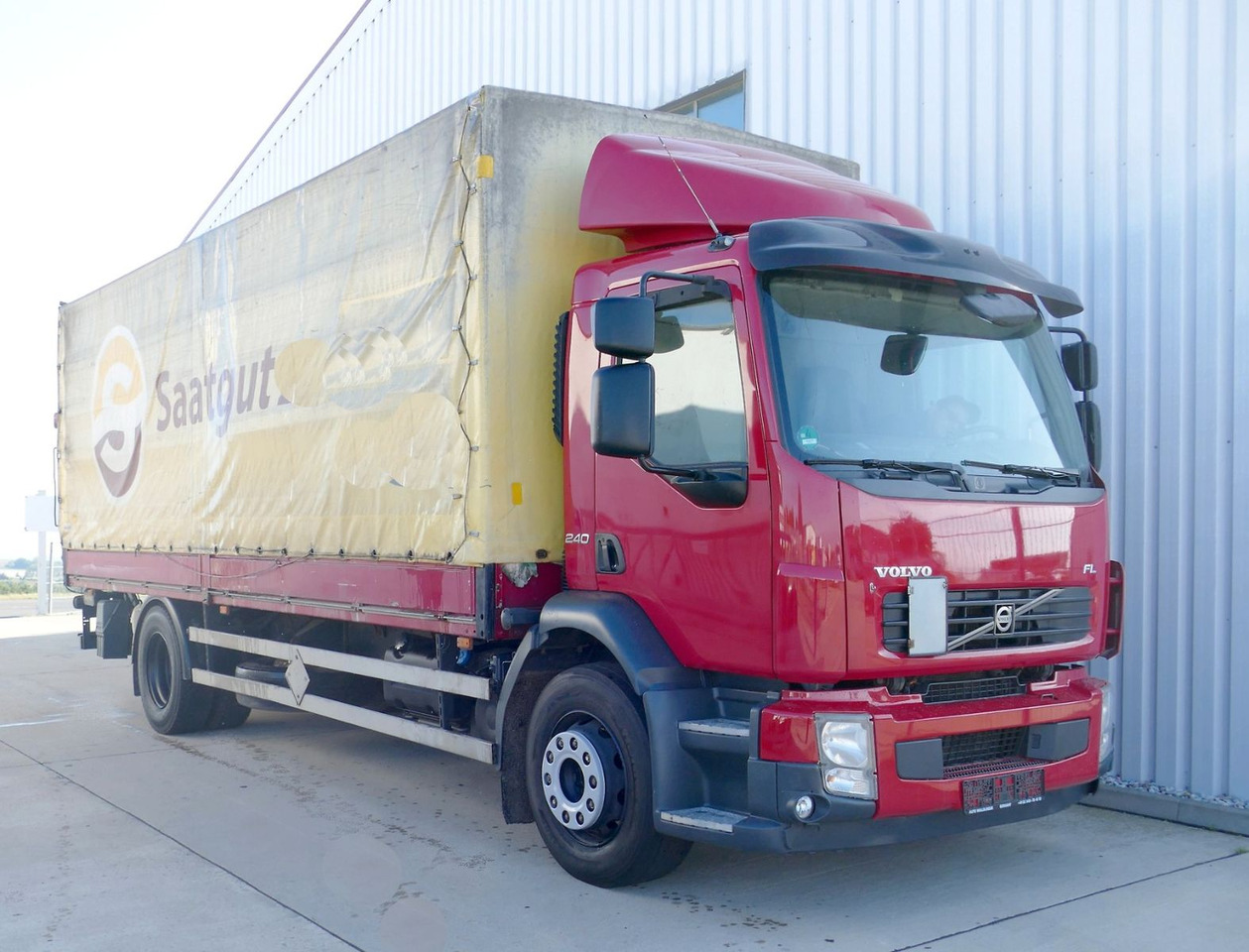 Volvo FL 240 PRITSCHE / PLANE + LBW + KLIMA + EURO 5 - Kamion me tendë: foto 1 Volvo FL 240 PRITSCHE / PLANE + LBW + KLIMA + EURO 5 - Kamion me tendë: foto 1