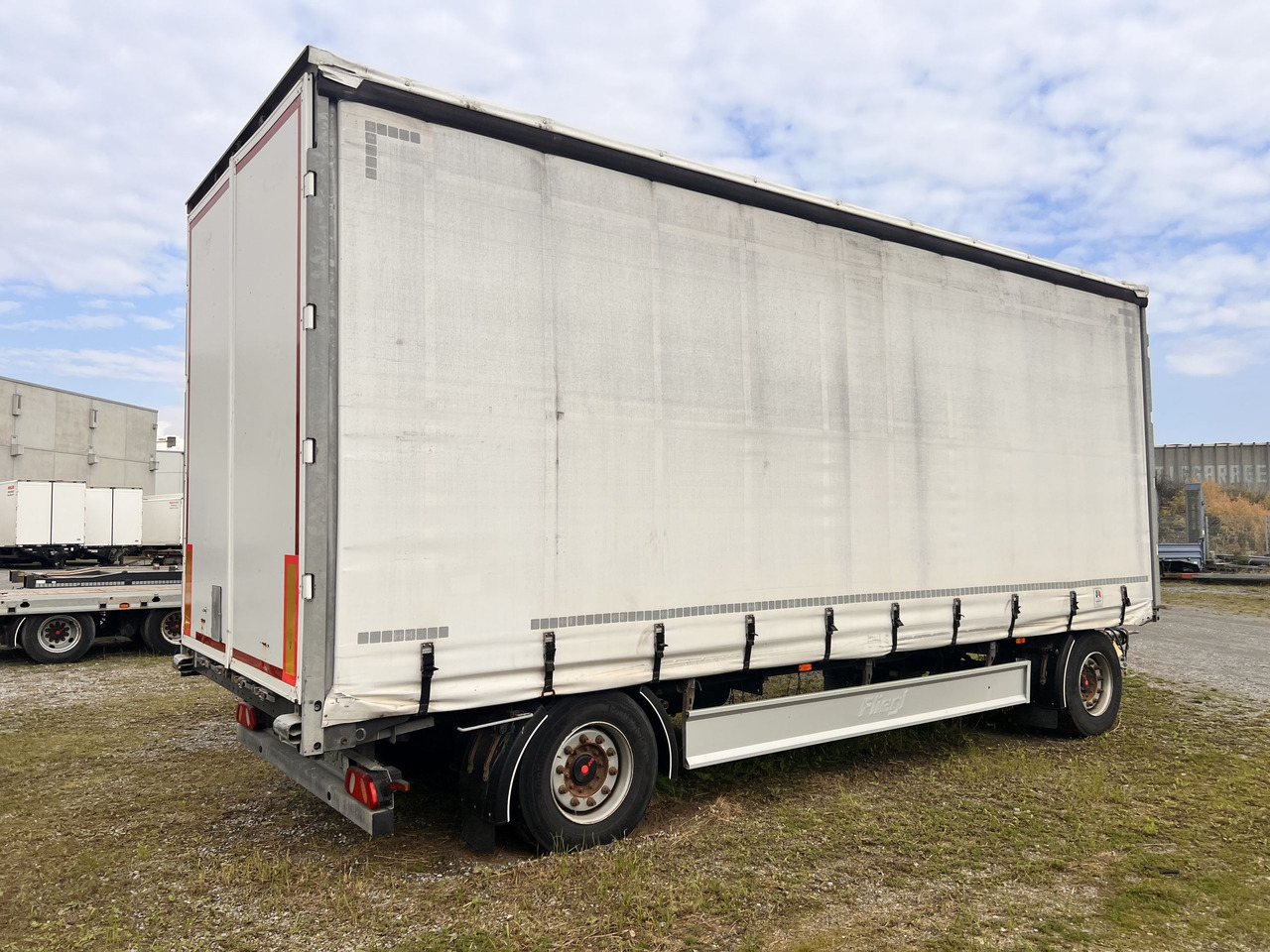 Fliegl ZPS180  2 Achs Jumbo- Planen, Mega, durchladbar - Rimorkio me tendë: foto 4 Fliegl ZPS180  2 Achs Jumbo- Planen, Mega, durchladbar - Rimorkio me tendë: foto 4