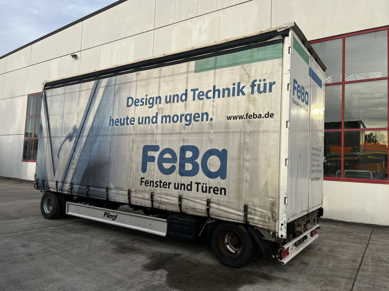 Fliegl ZPS180 2 Achs Jumbo- Planenanhänger - Rimorkio me tendë: foto 3 Fliegl ZPS180 2 Achs Jumbo- Planenanhänger - Rimorkio me tendë: foto 3