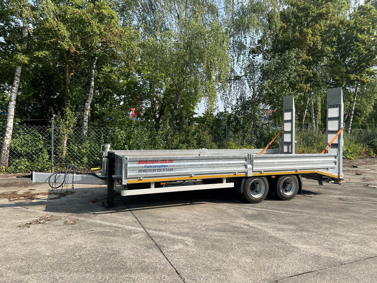 Rimorkio me plan ngarkimi të ulët Möslein  14,4 t TandemtiefladerNeufahrzeug: foto 1