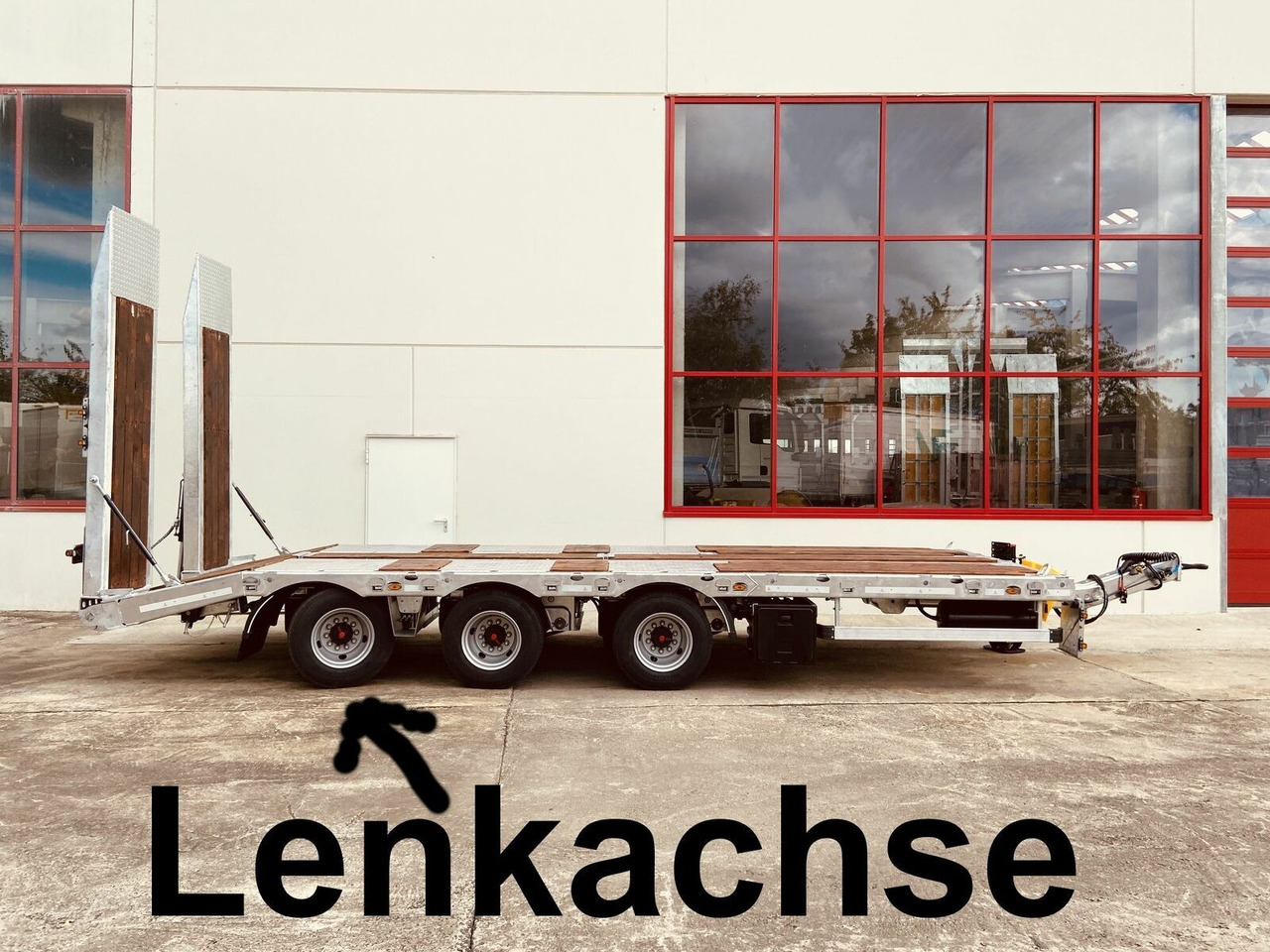 Möslein 31 t Tridem- Tieflader 3 Achs, 8 m LadeflächeNe - Rimorkio me plan ngarkimi të ulët: foto 2 Möslein 31 t Tridem- Tieflader 3 Achs, 8 m LadeflächeNe - Rimorkio me plan ngarkimi të ulët: foto 2